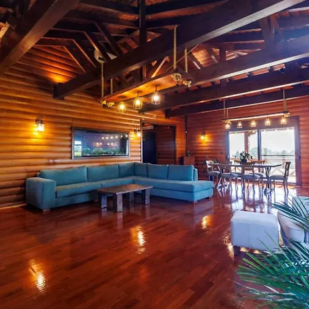 Paradise בית נופש ניאה מיכאניונה