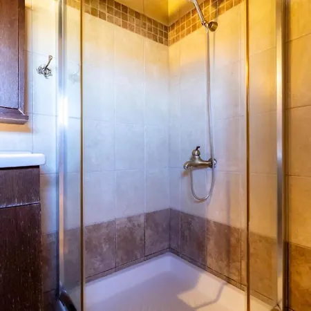 Paradise בית נופש ניאה מיכאניונה