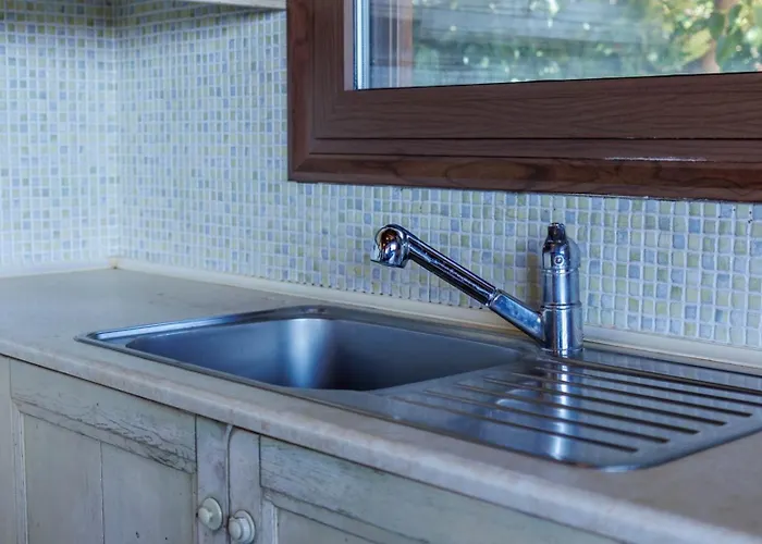 Paradise 尼亚米卡尼奥纳