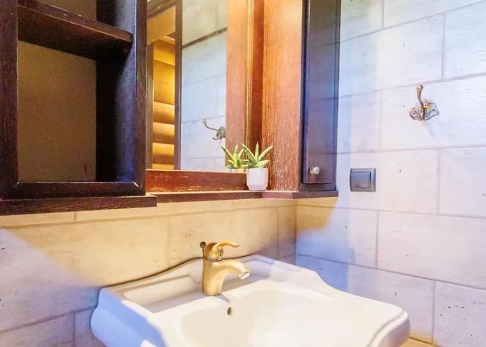 Paradise 尼亚米卡尼奥纳